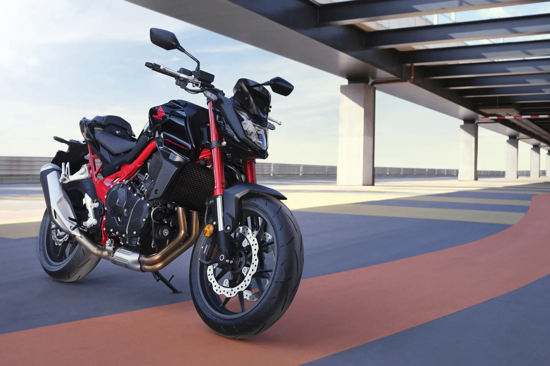 23YM CB750 Hornet Location Sport Statics 0289